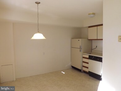 8 Derry Dr, North Wales, PA 19454 - photo 4