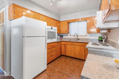 315 N 55th St-17