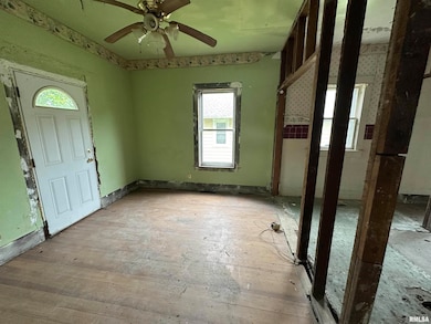 3136 9 1 2 St, Rock Island, IL 61201 - photo 3