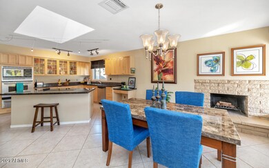 9811 N 27th Pl-large-008-015-9811 N 27th