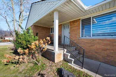 38226 S Groesbeck Hwy, Clinton Township, MI 48036 - photo 4