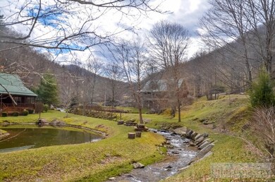 This charming cabin is located in Mountain Creek -