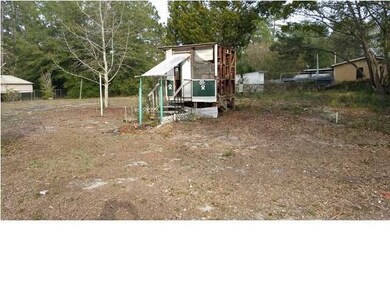 704 NW 6th St, Carrabelle, FL 32322 - photo 2