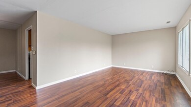 239 S Baxter St, Auburn, IN 46706 - photo 6