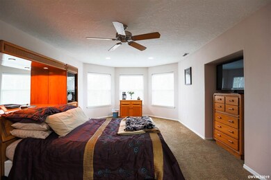 6494 Whisper Creek Loop NE, Keizer, OR 97303 - photo 3