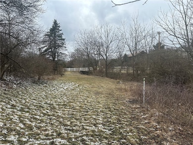 148 Zimmerle Dr, Aliquippa, PA 15001 - photo 6