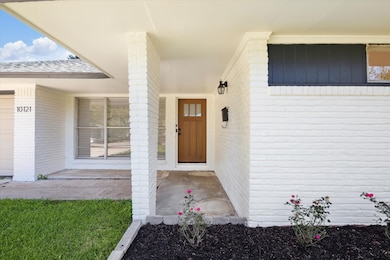 10121 Oboe Dr, Houston, TX 77025 - photo 2