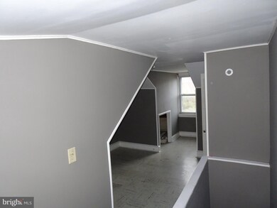 1046 Pear St, Reading, PA 19601 - photo 7