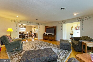 148 West St, Stephens City, VA 22655 - photo 3