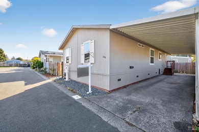 104 Leisure Park Cir, Santa Rosa, CA 95401 - photo 2