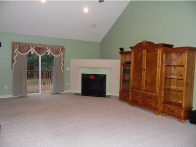 10 Wanda Ln, Nashua, NH 03062 - photo 3