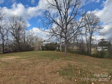 25 Highland St, Weaverville, NC 28787 - photo 7