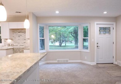 Kitchen Bar to Entry