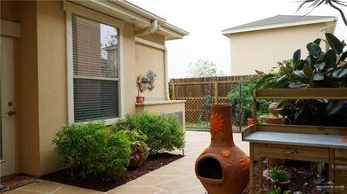 2107 Kingfisher Ln, Mission, TX 78572 - photo 3