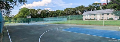 10 Aspen Ct, Coram, NY 11727 - photo 6