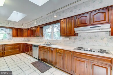 1005 Fowler St, Falls Church, VA 22046 - photo 6