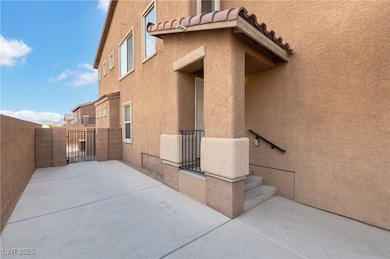 9223 Pembrook Falls Ave, Las Vegas, NV 89148 - photo 3