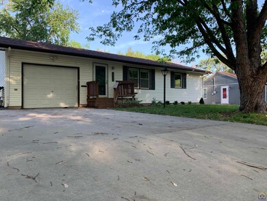 2524 SW Shunga Dr, Topeka, KS 66611 - photo 2