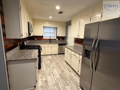 1042 Live Oak Dr, Hinesville, GA 31313 - photo 2