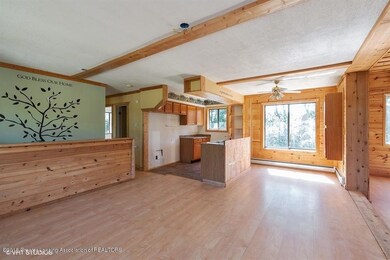 LIVING ROOM (2)