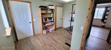 301 Teal Way - Den/Office area
