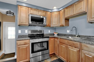 24 Latham St, South Portland, ME 04106 - photo 5