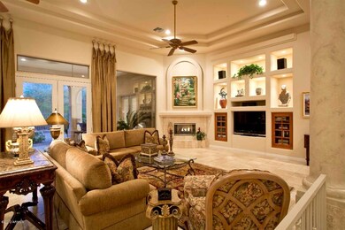 Great Rm with Built-In Entertainment Ctr