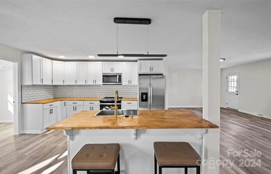 818 Sparrow Springs Rd, Kings Mountain, NC 28086 - photo 3