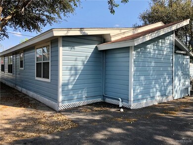 211 N Fir St, Pharr, TX 78577 - photo 4