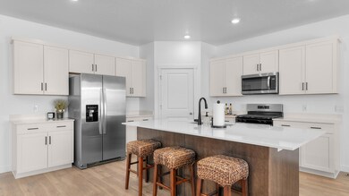 Monroe Kitchen-Similar