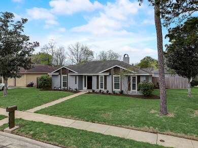 16102 Tibet Rd, Friendswood, TX 77546 - photo 2