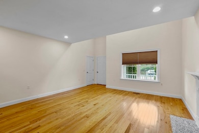 41 Nazneen Cir, Hopkinton, MA 01748 - photo 4