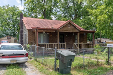 1502 E 49th-3