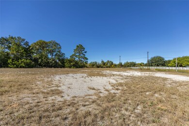 351 E Glenn St, Bellville, TX 77418 - photo 4