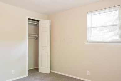 026-photo-bedroom-11919810
