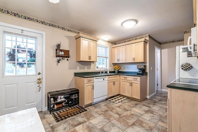 33 Merrimack Rd unit C, Amherst, NH 03031 - photo 6