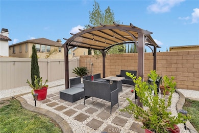 13051 Woodhill St, Victorville, CA 92392 - photo 4