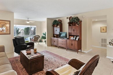 12560 Majesty Cir 405 Boynton-large-004-