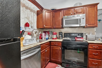 855 Oronoke Rd unit 2, Waterbury, CT 06708 - photo 6