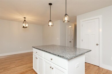60 Stillwater Cir unit 22, Somersworth, NH 03878 - photo 6