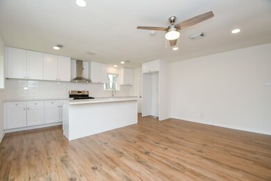 6443 Oaknut Dr, Houston, TX 77088 - photo 6