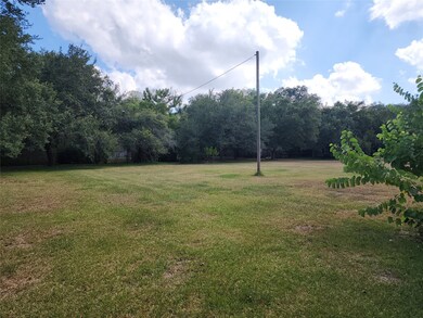 2306 Powell St, Bay City, TX 77414 - photo 6