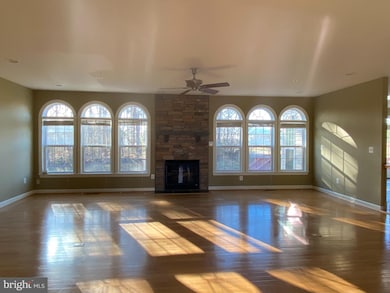 7118 Oakley Rd, Glenn Dale, MD 20769 - photo 6