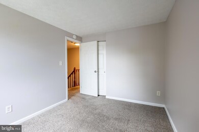8172 Hazy Dawn Ct, Pasadena, MD 21122 - photo 3