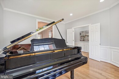 915 Lincoln Ave, Falls Church, VA 22046 - photo 4