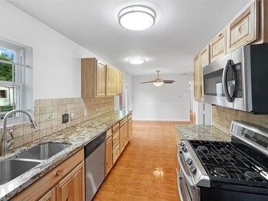 6110 Arthington St, Houston, TX 77053 - photo 4