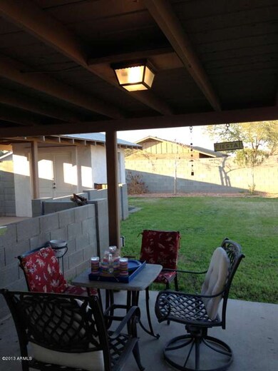 COVERED BACK PATIO