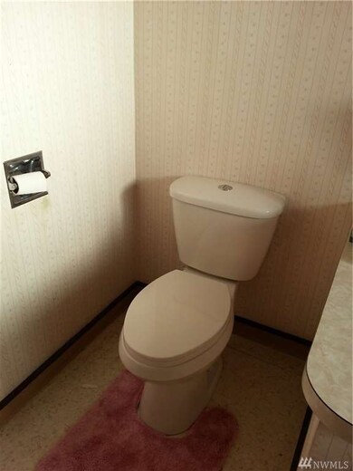 2761 NW Nichols Blvd, Longview, WA 98632 - photo 5