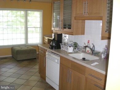 8517 Tysons Ct, Vienna, VA 22182 - photo 4