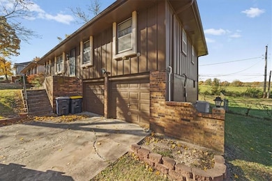 11142 Spring Valley Rd, Kansas City, MO 64134 - photo 4